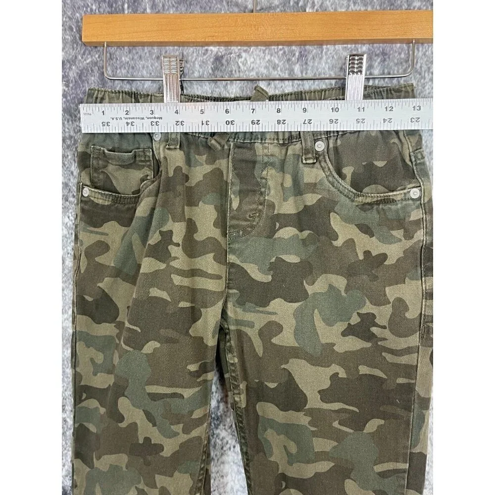 Levis levis green